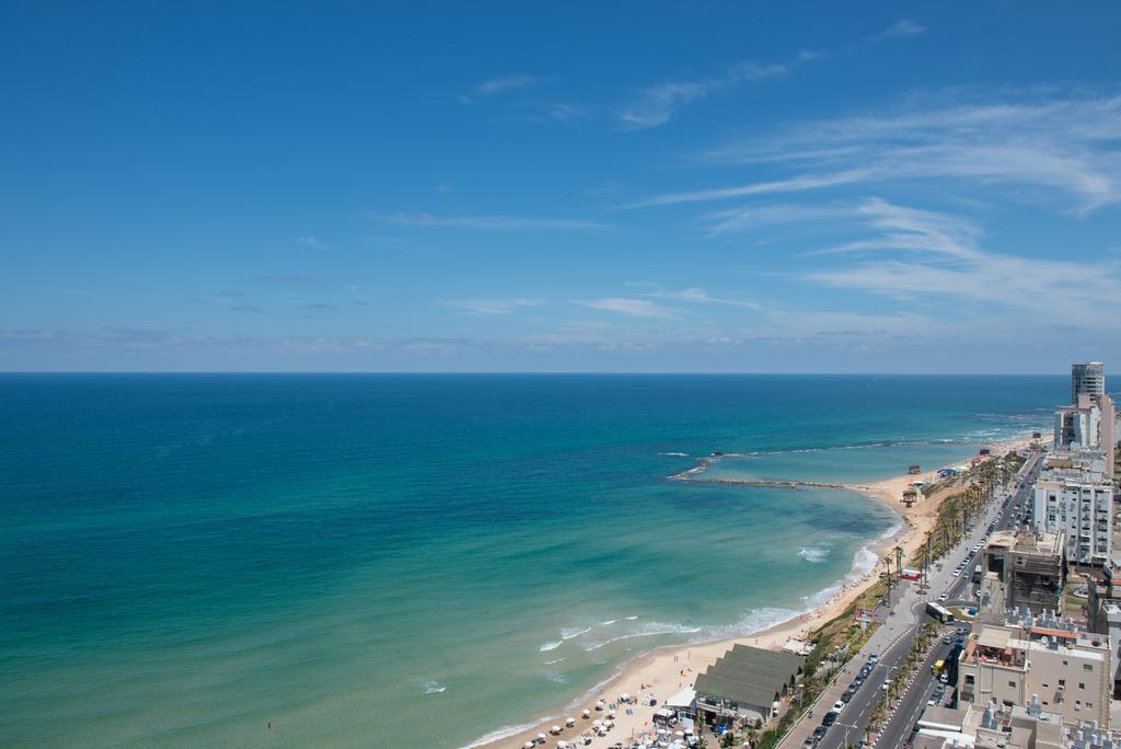 Arena Hotel By The Beach Bat Yam Exterior foto