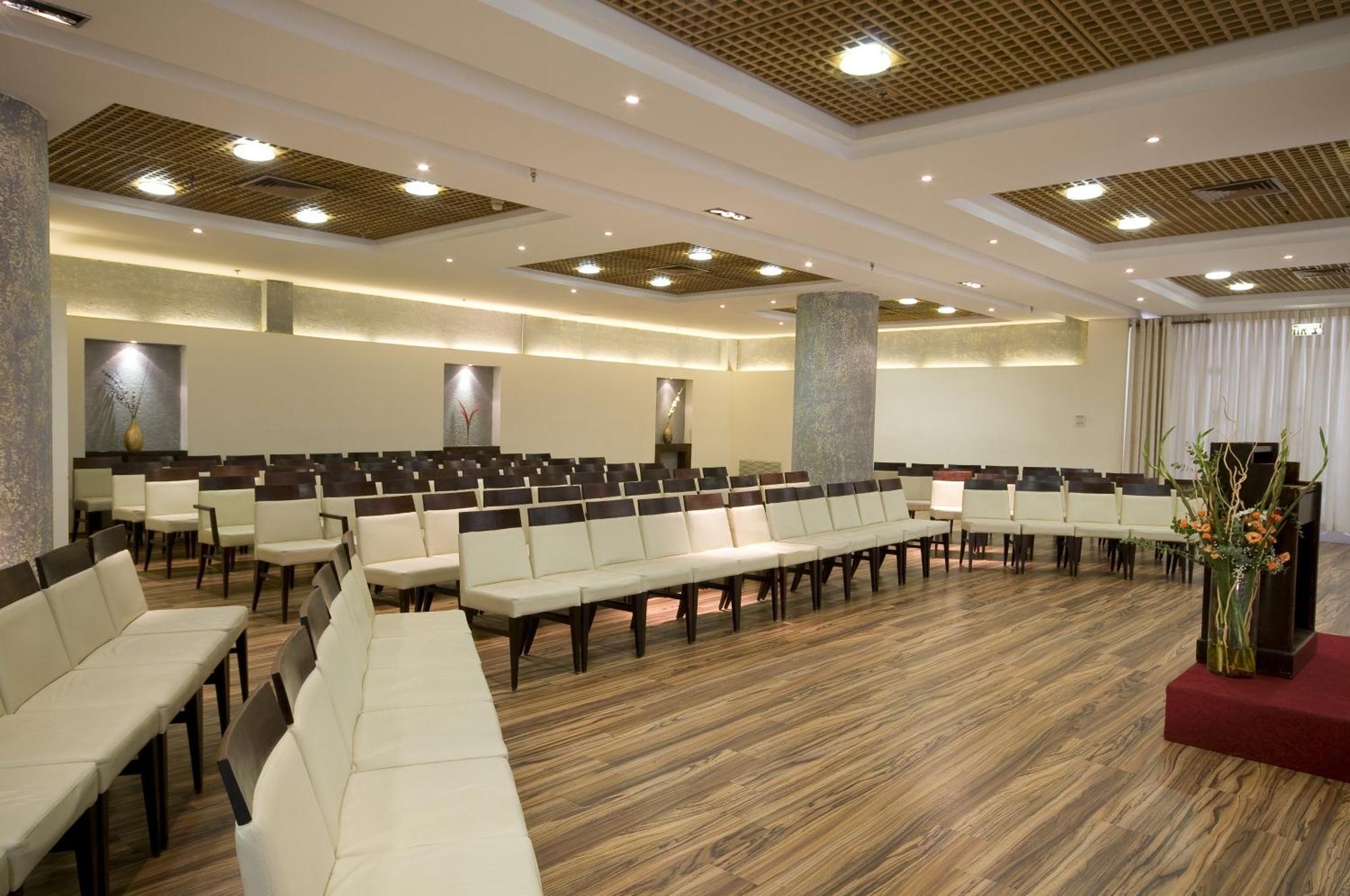 Arena Hotel By The Beach Bat Yam Exterior foto