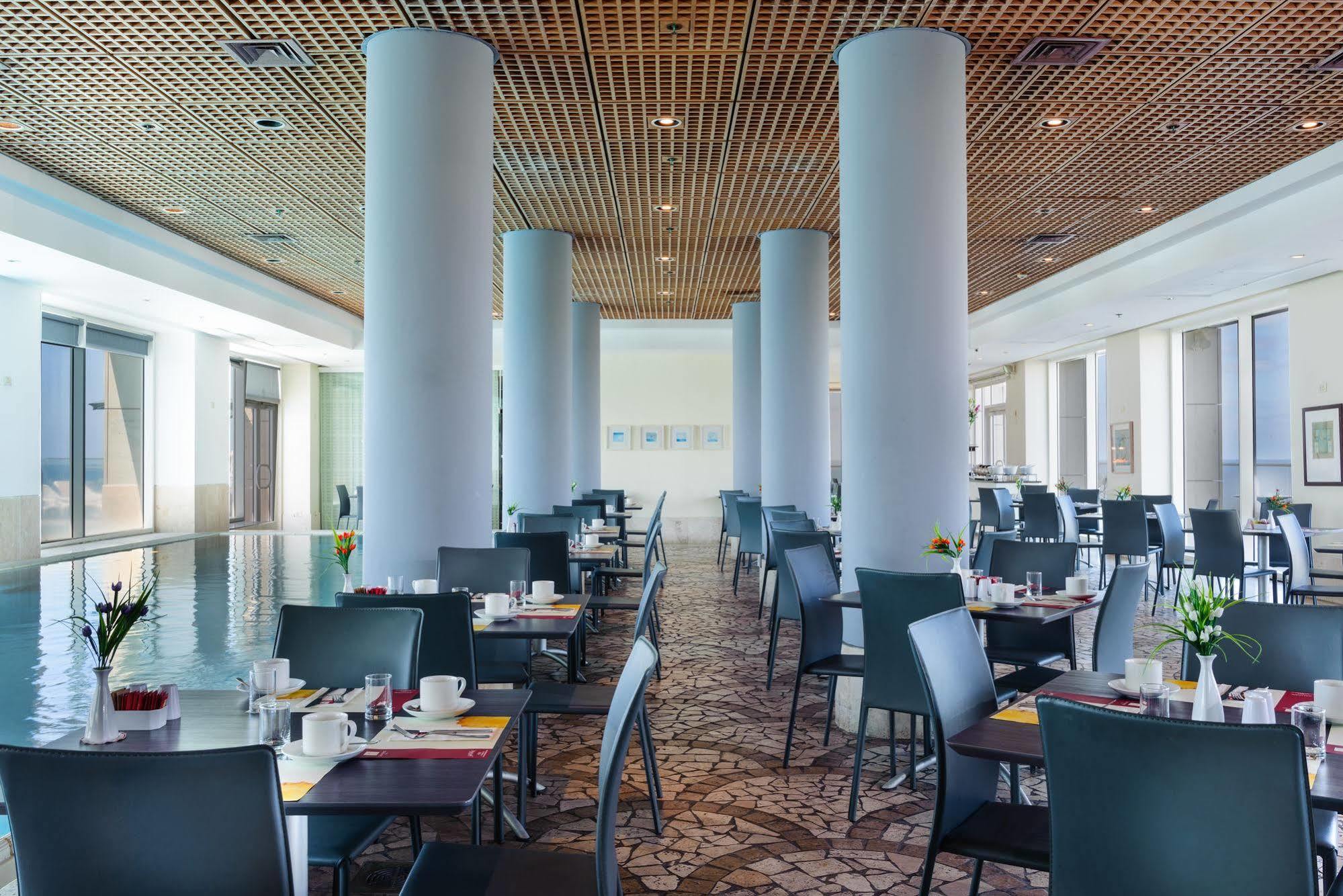 Arena Hotel By The Beach Bat Yam Exterior foto