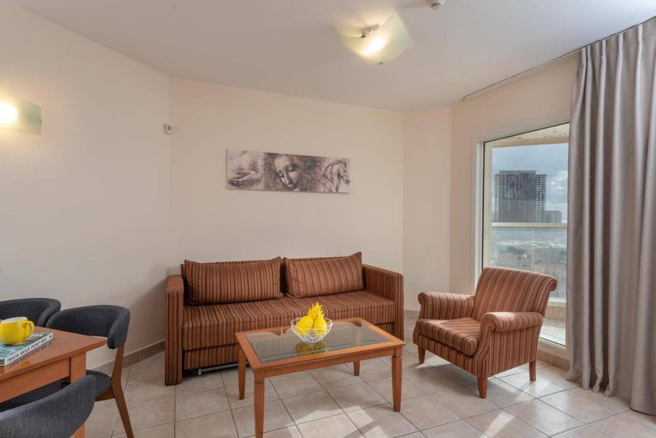 Arena Hotel By The Beach Bat Yam Exterior foto